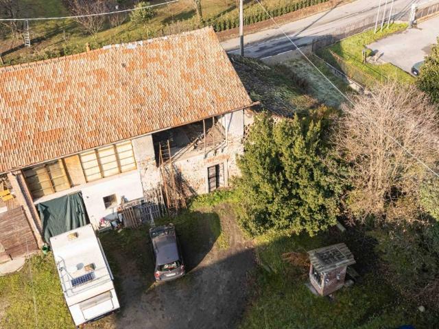 Casa indipendente in vendita a Costa Masnaga LC