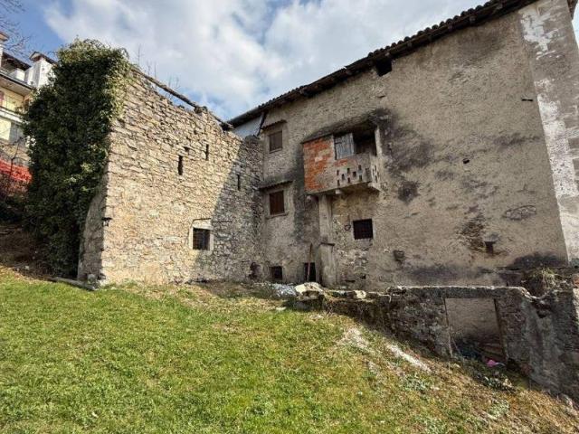 Casa indipendente in vendita a Costa Serina BG