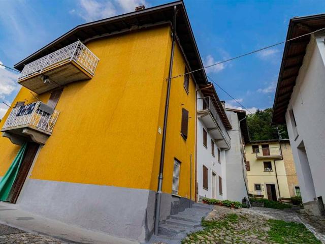 Casa indipendente in vendita a Costa Serina BG
