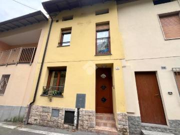 Casa indipendente in vendita a Costa Volpino BG