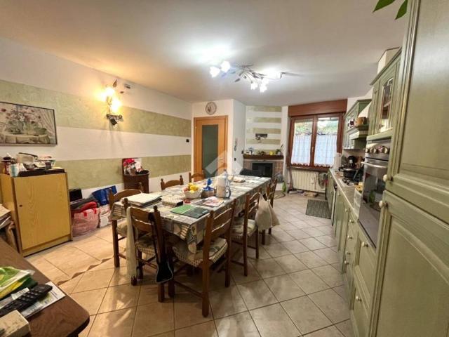 Casa indipendente in vendita a Costa Volpino BG