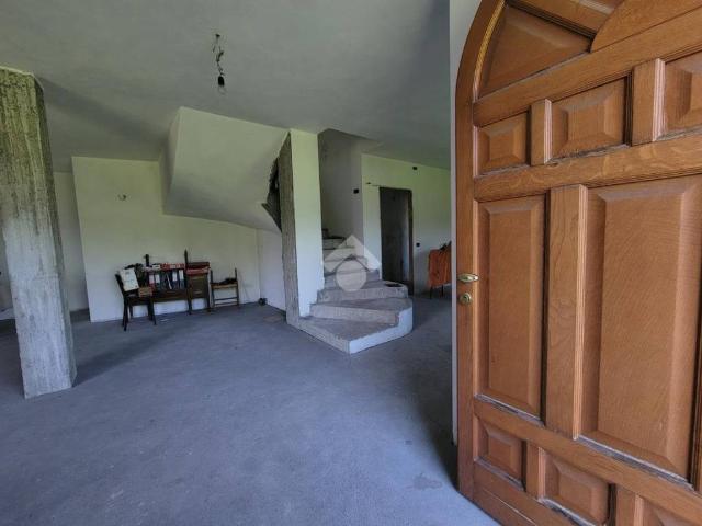 Casa indipendente in vendita a Costa Volpino BG
