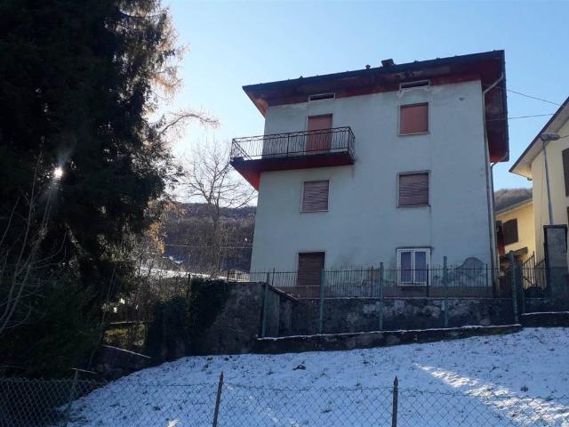 Casa indipendente in vendita a Costa Valle Imagna BG