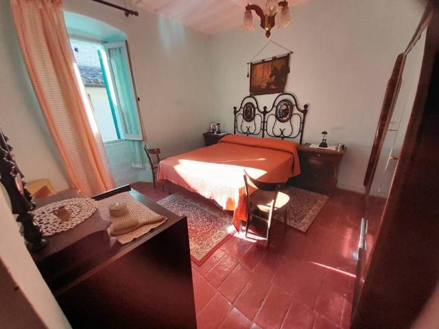 Casa indipendente in vendita a Costacciaro PG