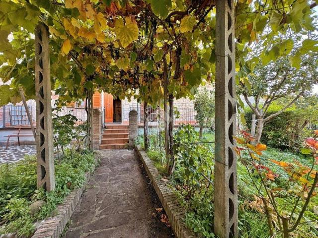 Casa indipendente in vendita a Costacciaro PG