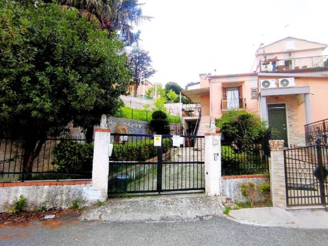 Casa indipendente in vendita a Catanzaro CZ