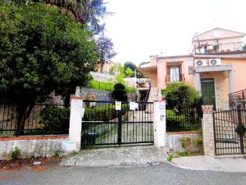 Casa indipendente in vendita a Catanzaro CZ