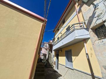 Casa indipendente in vendita a Catanzaro CZ