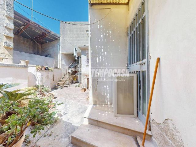 Casa indipendente in vendita a Cavallino LE