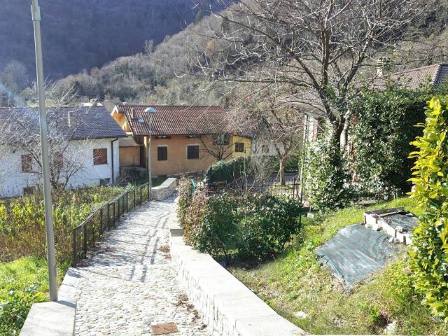 Casa indipendente in vendita a Cavazzo Carnico UD