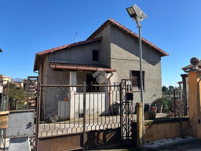 Casa indipendente in vendita a Cave RM