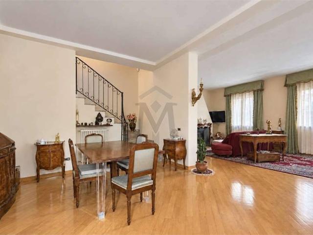 Casa indipendente in vendita a Cavriago RE