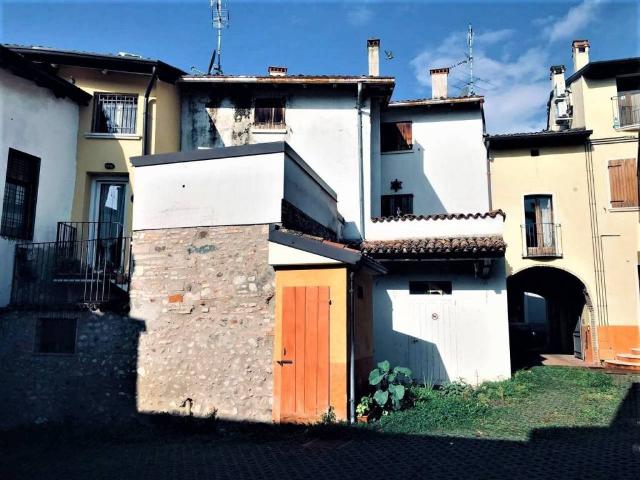 Casa indipendente in vendita a Cavriana MN