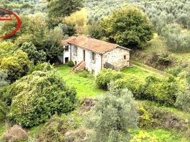 Casa indipendente in vendita a Cavriglia AR
