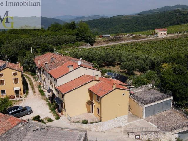 Casa indipendente in vendita a Cazzano di Tramigna VR