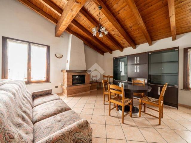 Casa indipendente in vendita a Cadelbosco di Sopra RE