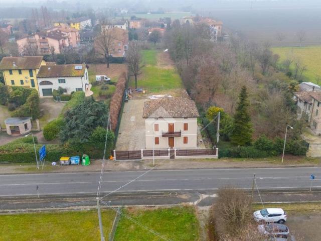 Casa indipendente in vendita a Cadelbosco di Sopra RE