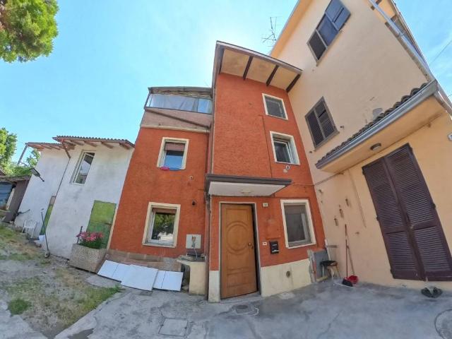 Casa indipendente in vendita a Cadelbosco di Sopra RE