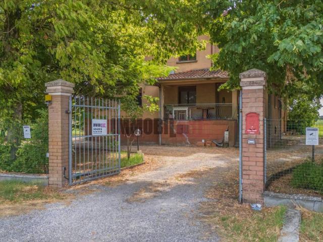 Casa indipendente in vendita a Cadelbosco di Sopra RE