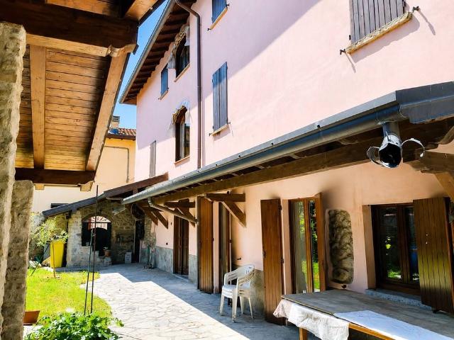 Casa indipendente in vendita a Cadorago CO