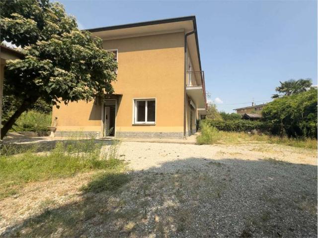 Casa indipendente in vendita a Cadrezzate con Osmate VA