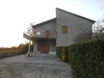 Casa indipendente in vendita a Caianello CE