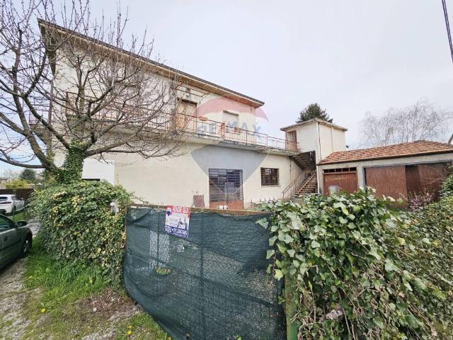 Casa indipendente in vendita a Cairate VA