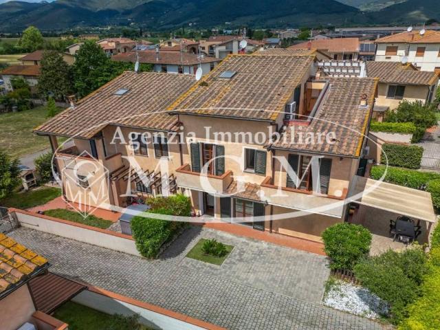 Casa indipendente in vendita a Calcinaia PI