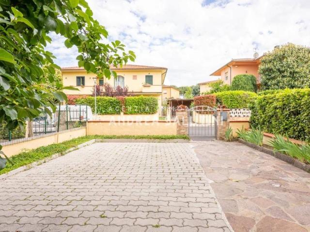 Casa indipendente in vendita a Calcinaia PI