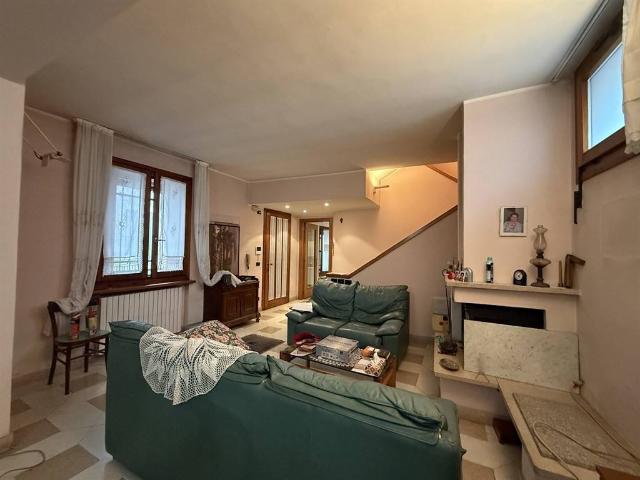 Casa indipendente in vendita a Calcinate BG
