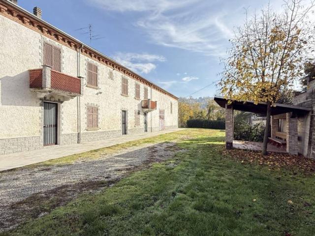 Casa indipendente in vendita a Calamandrana AT