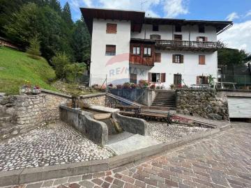 Casa indipendente in vendita a Calalzo Di Cadore