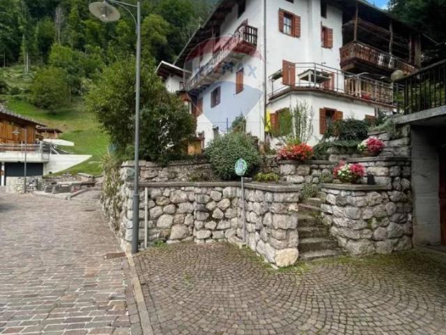 Casa indipendente in vendita a Calalzo Di Cadore