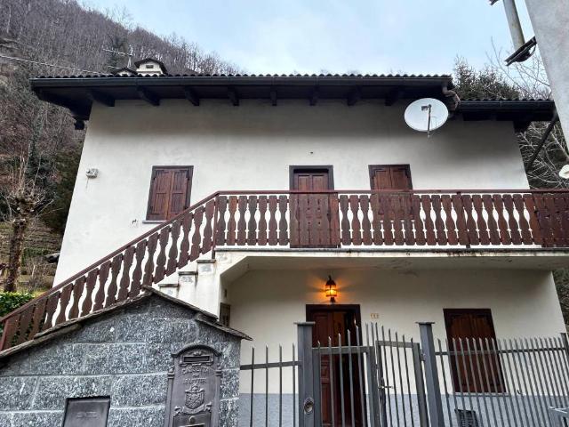 Casa indipendente in vendita a Calasca Castiglione VB