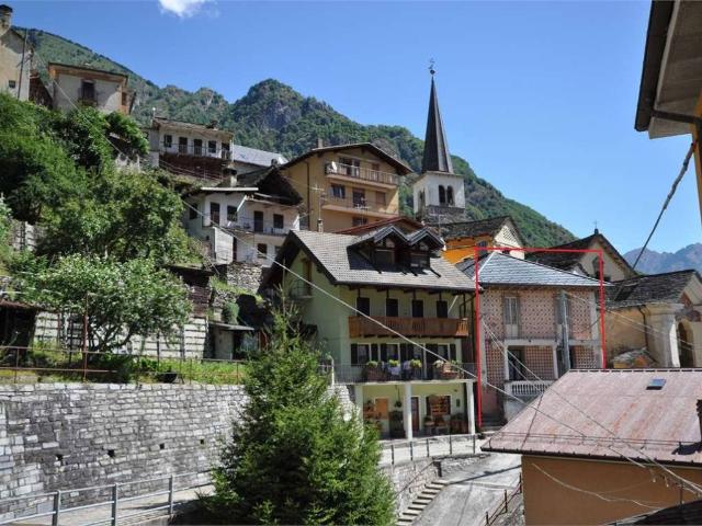 Casa indipendente in vendita a Calasca Castiglione VB