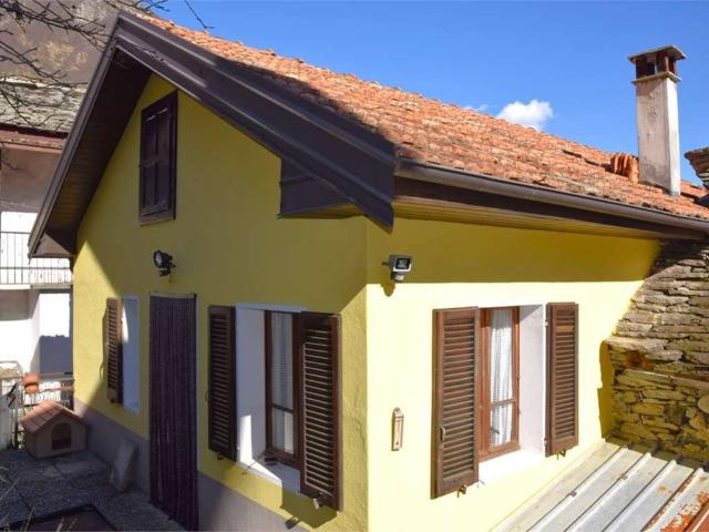 Casa indipendente in vendita a Calasca Castiglione VB