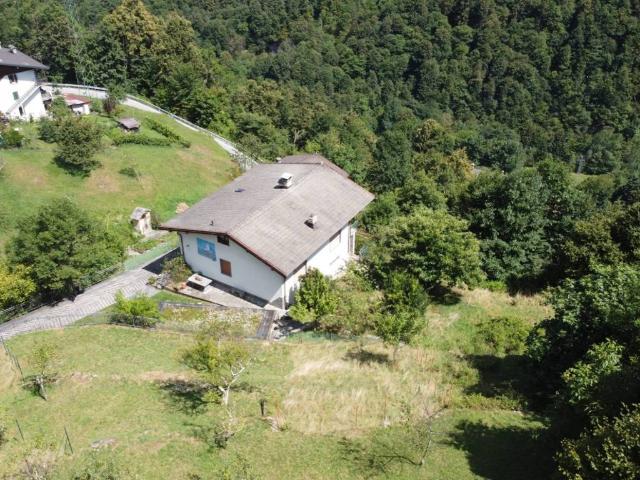 Casa indipendente in vendita a Calasca Castiglione VB