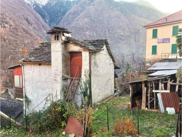 Casa indipendente in vendita a Calasca Castiglione VB