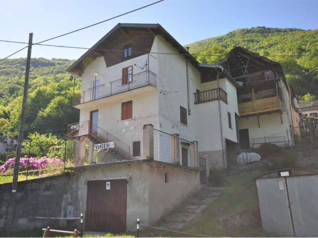 Casa indipendente in vendita a Calasca Castiglione VB
