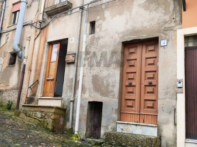 Casa indipendente in vendita a Calascibetta EN