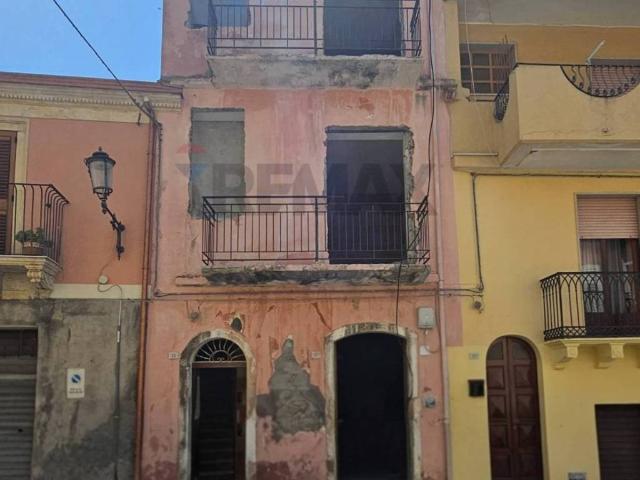 Casa indipendente in vendita a Calatabiano CT
