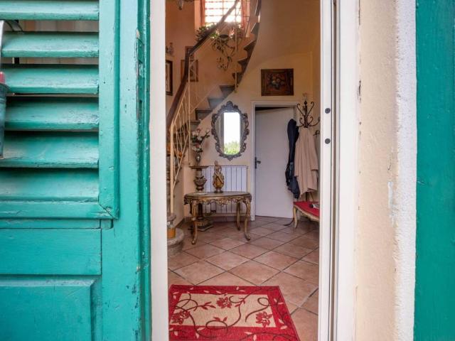 Casa indipendente in vendita a Calenzano FI