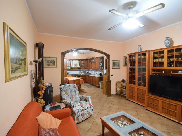 CASA INDIPENDENTE in VENDITA a CALENDASCO INCROCIATA di 7 vani