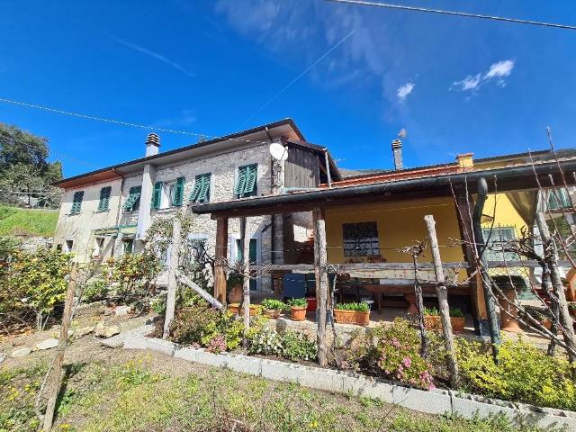 Casa indipendente in vendita a Calice al Cornoviglio SP