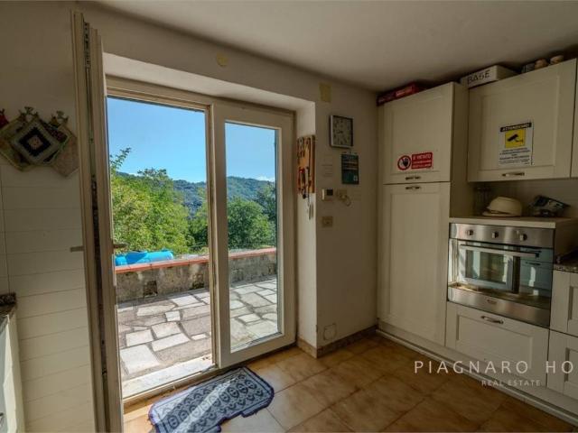 Casa indipendente in vendita a Calice al Cornoviglio SP