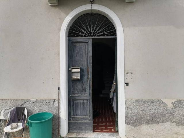 Casa indipendente in vendita a Calice al Cornoviglio SP