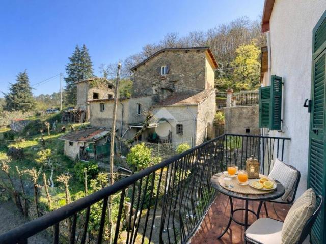 Casa indipendente in vendita a Calice al Cornoviglio SP