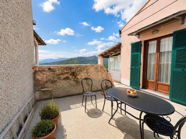 Casa indipendente in vendita a Calice Ligure SV