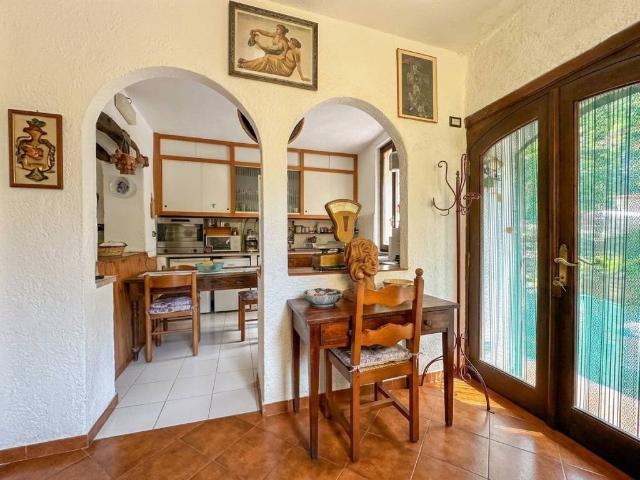 Casa indipendente in vendita a Calice Ligure SV