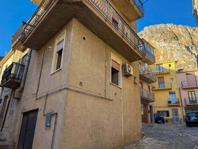 Casa indipendente in vendita a Caltavuturo PA
